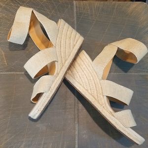 Lucky Brand. Size 7 1/2. Cream